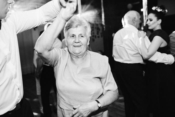 Magda i Kamil — reportaż ślubny w czerni i bieli, Tarnogóra, Karczma Zamojszczyzna